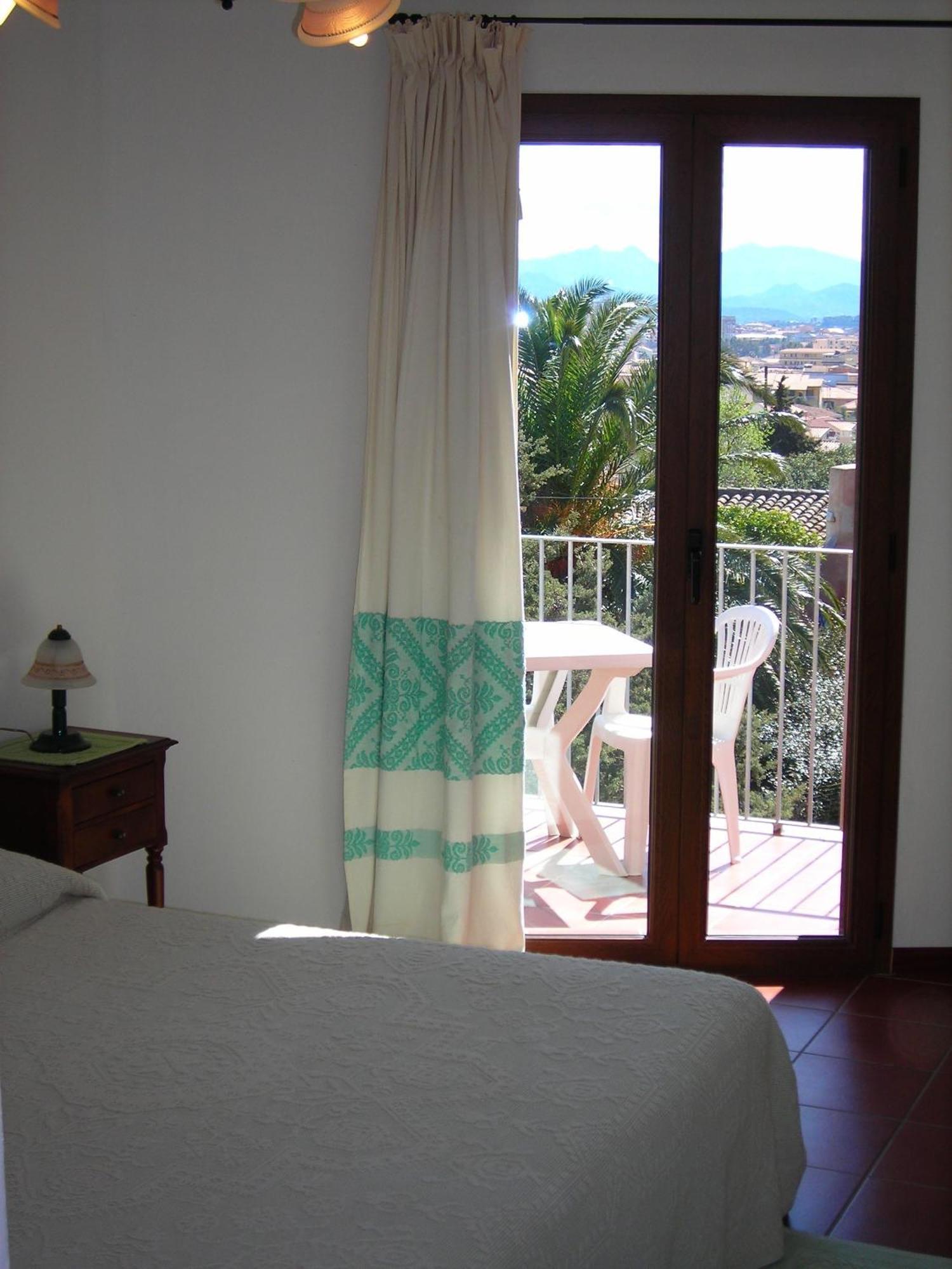 Bed & Breakfast Dessole Olbia Exteriör bild