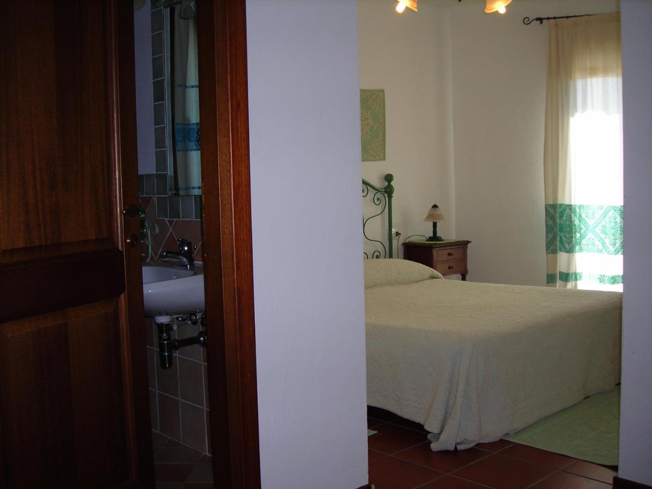Bed & Breakfast Dessole Olbia Exteriör bild